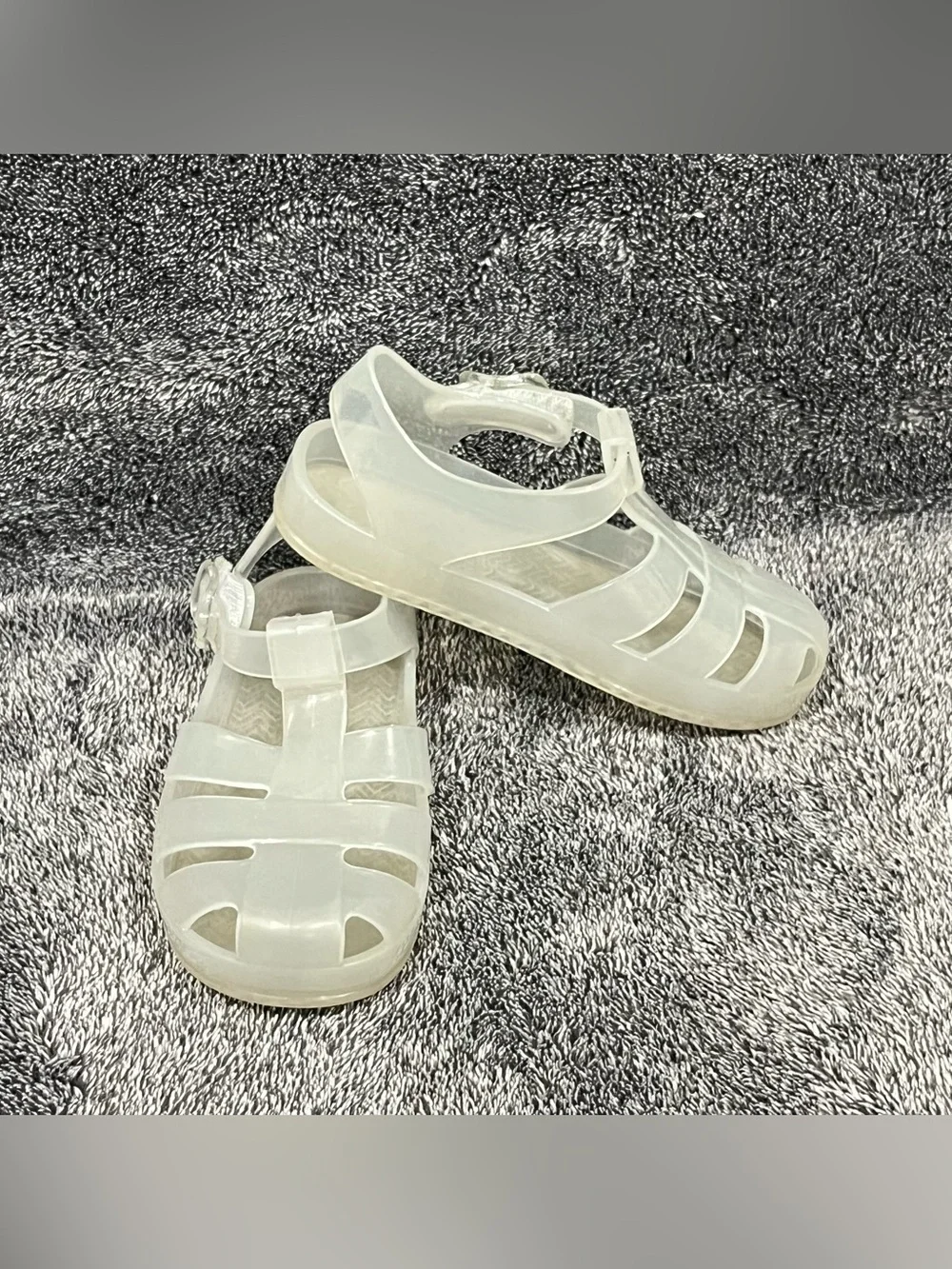 Old Navy fisherman style transparent jelly sandals for toddler girls size 9